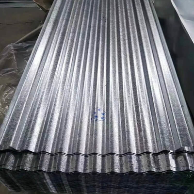 o calibre telhando galvanizado 600-1100mm da folha AISI 14 corrugou os painéis de aço Kraft
