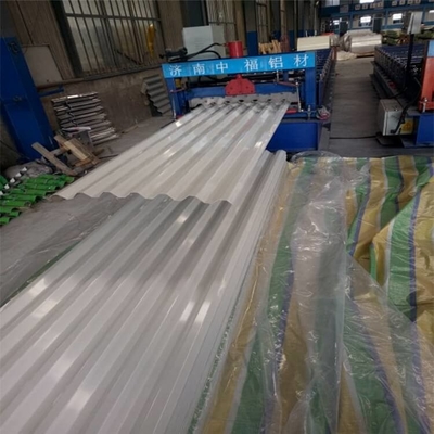 a espessura PPGI de 0.4mm-3.0mm que telha a folha galvanizou largura ondulada de 600mm-1250mm