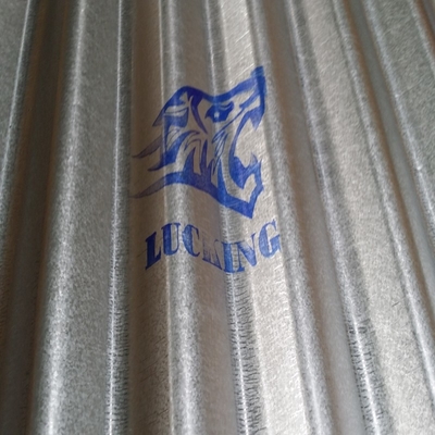 Painel ondulado de aço galvanizado do telhado tão exigem cor e o brilho é rico